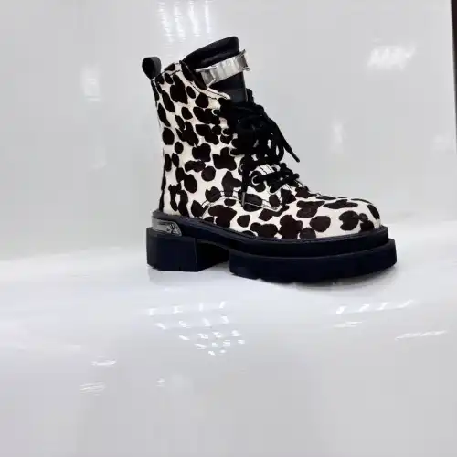 Ботинки женские