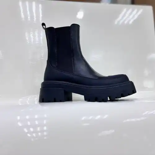 Ботинки женкие